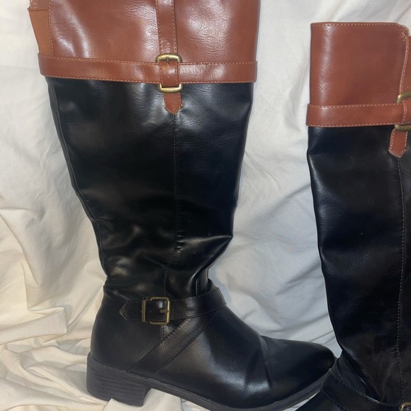 {RAMPAGE} Wedge Heel Boots - Picture 3 of 7